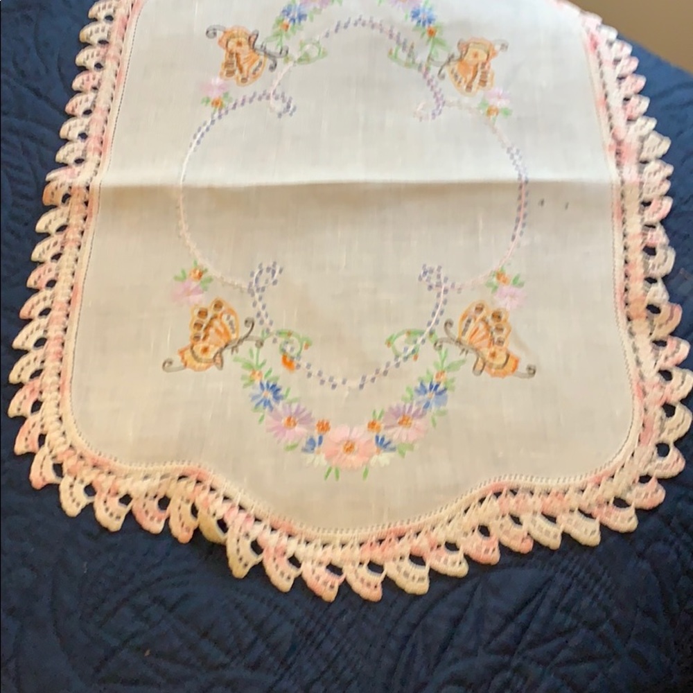 Antique Linen Table Piece - Picture 2 of 5